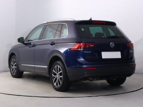 Volkswagen Tiguan - 2016