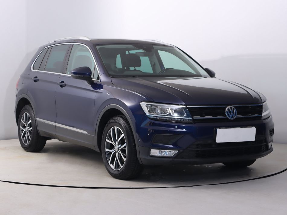 Volkswagen Tiguan - 2016