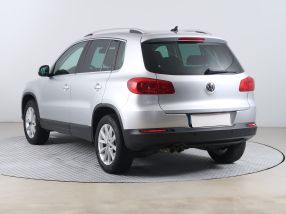 Volkswagen Tiguan - 2016
