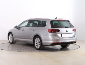 Volkswagen Passat - 2021