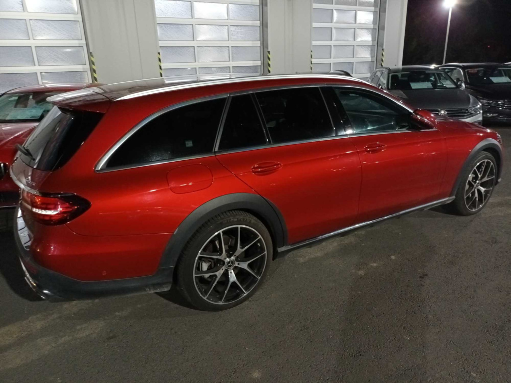 Mercedes-Benz E