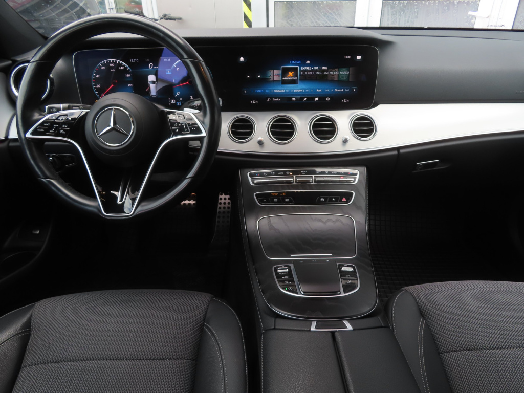 Mercedes-Benz E