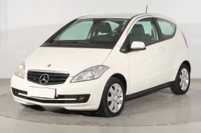 Mercedes-Benz A - 2011