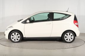 Mercedes-Benz A - 2011