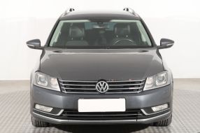 Volkswagen Passat - 2011