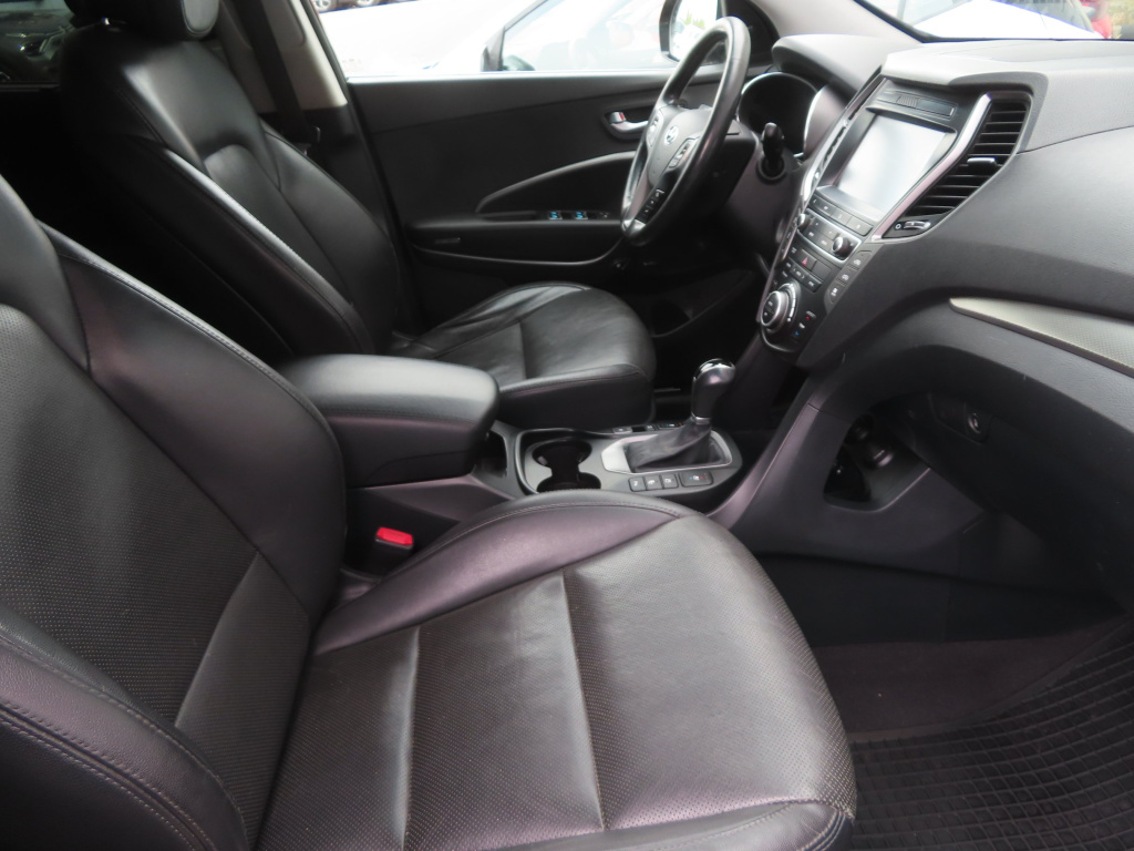 Hyundai Grand Santa Fe