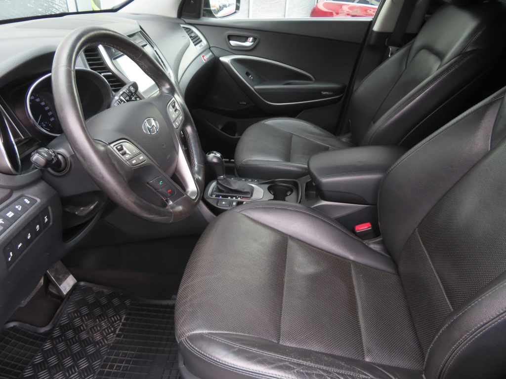Hyundai Grand Santa Fe