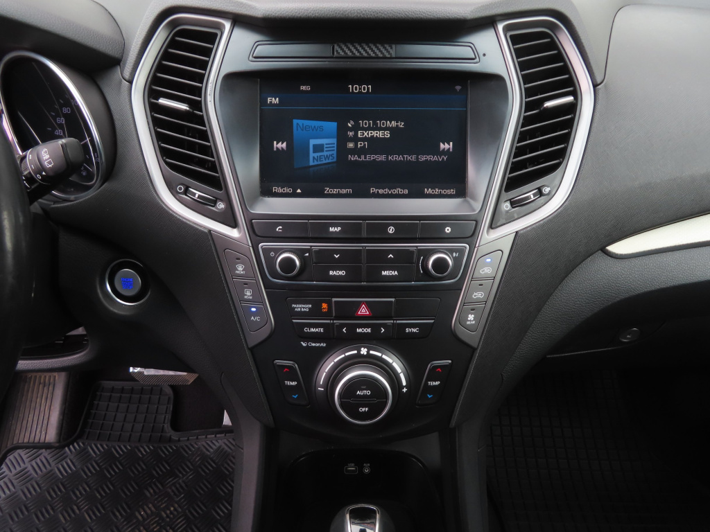 Hyundai Grand Santa Fe