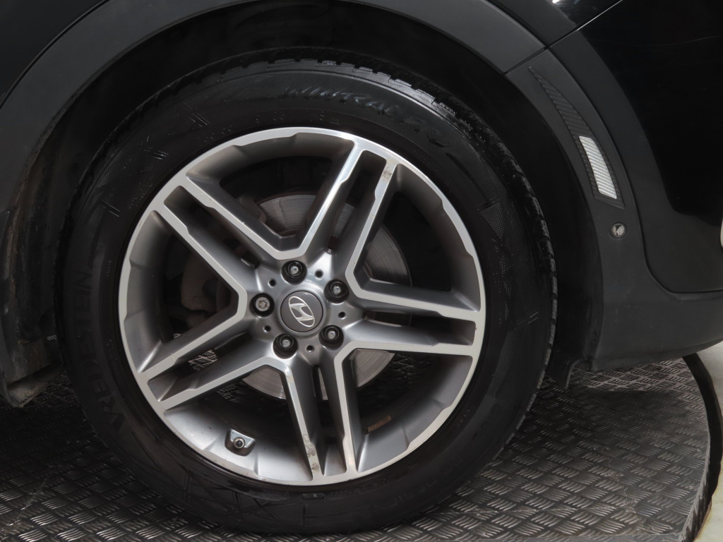 Hyundai Grand Santa Fe