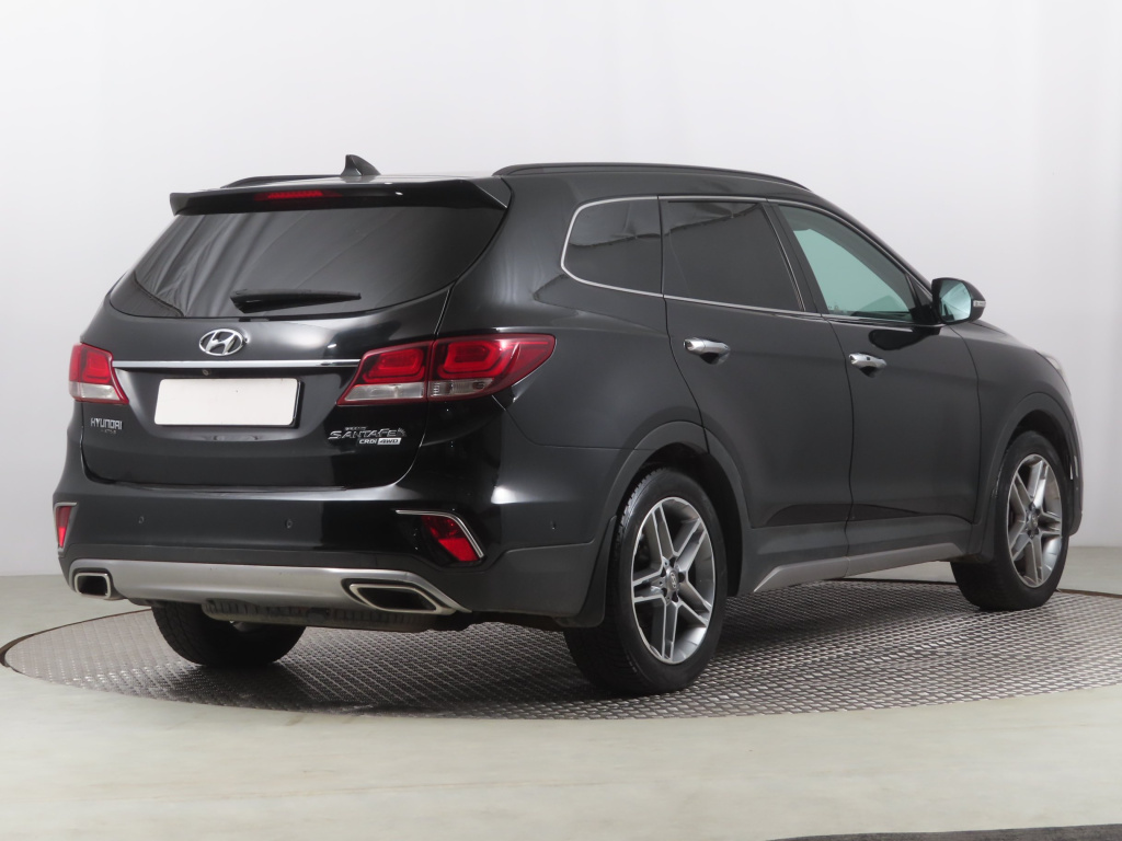 Hyundai Grand Santa Fe