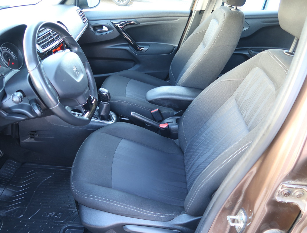 Peugeot 301