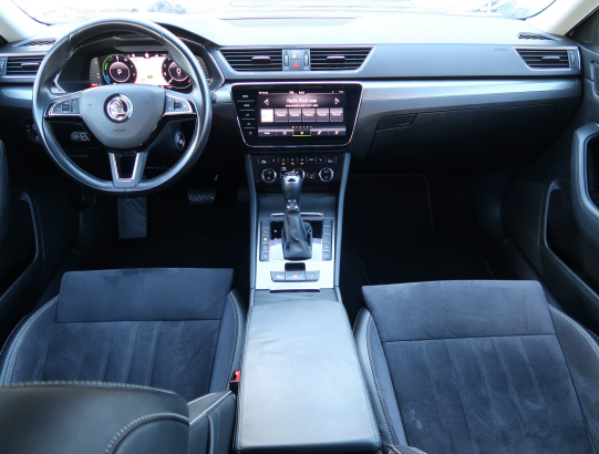 Škoda Superb iV 1.4 TSI PHEV