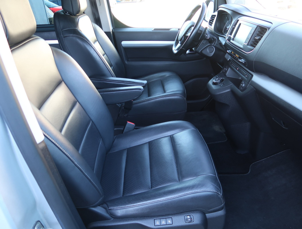 Peugeot Traveller