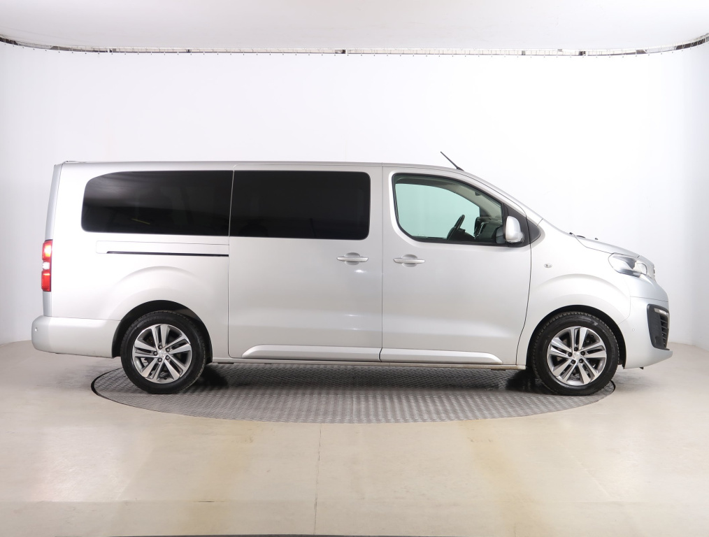 Peugeot Traveller