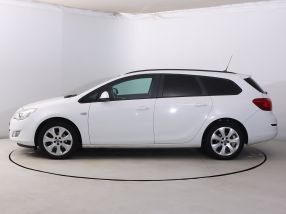 Opel Astra - 2011