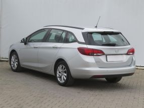 Opel Astra - 2021