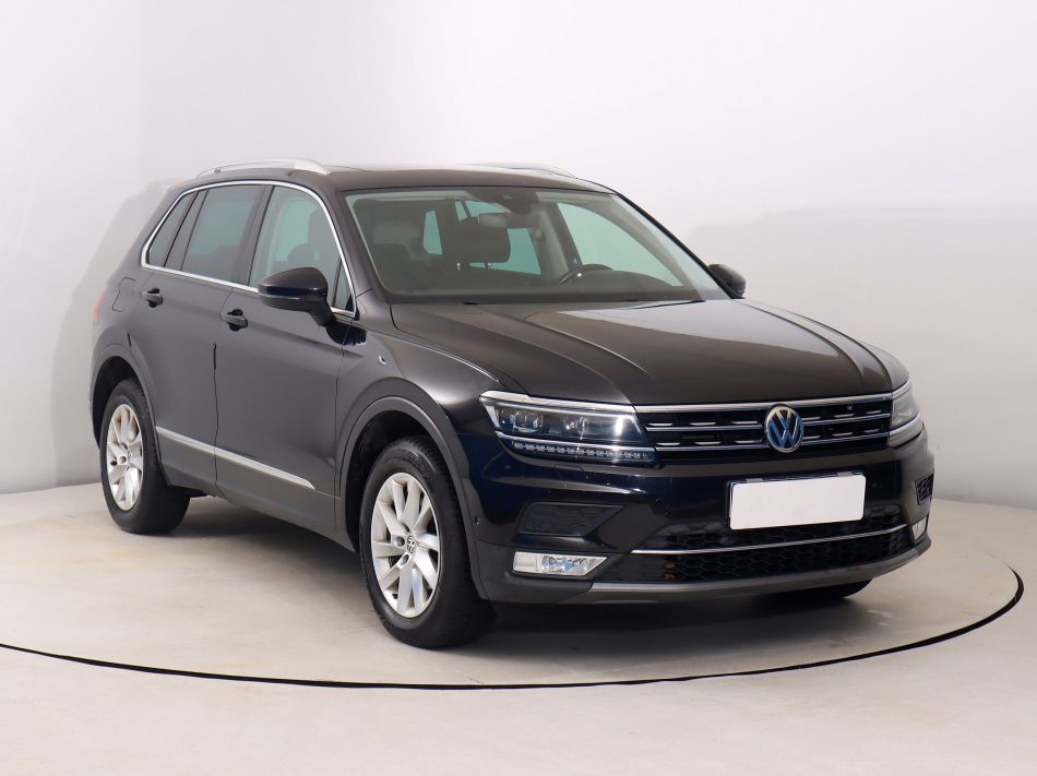 Volkswagen Tiguan - 2016