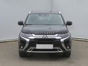 Mitsubishi Outlander - 2020