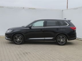 Mitsubishi Outlander - 2020