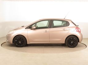 Peugeot 208 - 2013