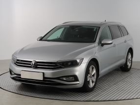 Volkswagen Passat - 2021
