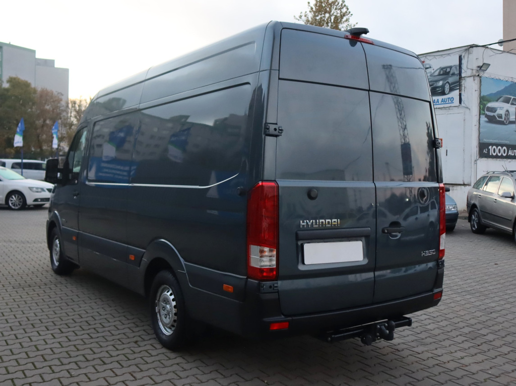 Hyundai H350