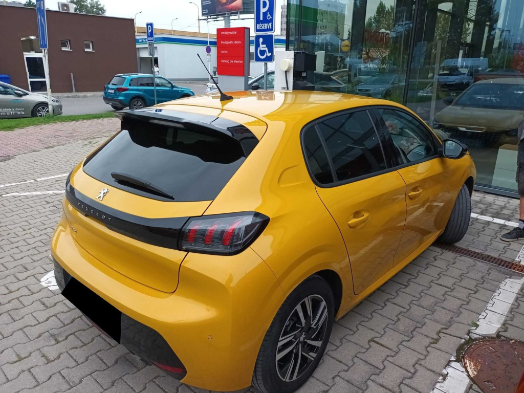 Peugeot 208