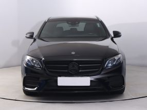Mercedes-Benz E - 2020
