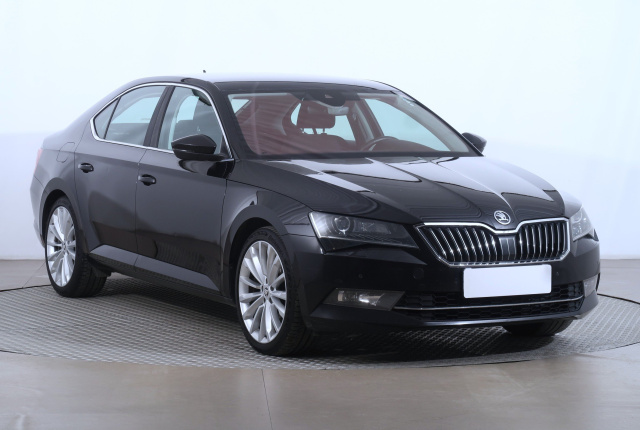 Škoda Superb 2016