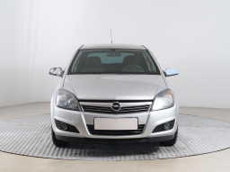 Opel Astra 2011