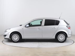 Opel Astra - 2011