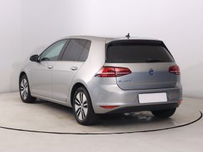 Volkswagen e-Golf - 2015