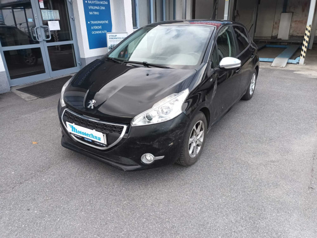 Peugeot 208 2015