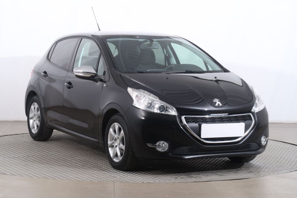 Peugeot 208 - 2015