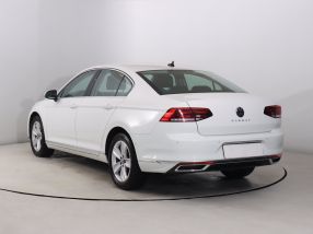 Volkswagen Passat - 2021
