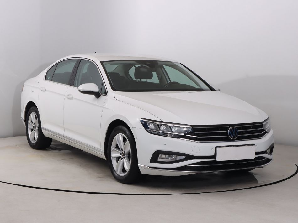Volkswagen Passat - 2021