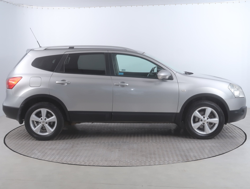 Nissan Qashqai+2