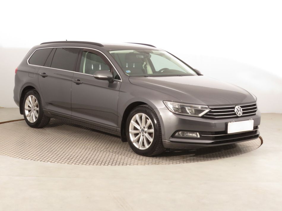 Volkswagen Passat - 2015