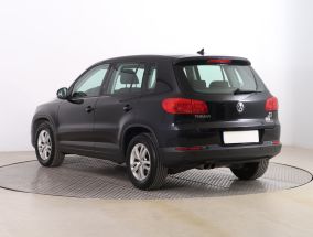 Volkswagen Tiguan - 2015