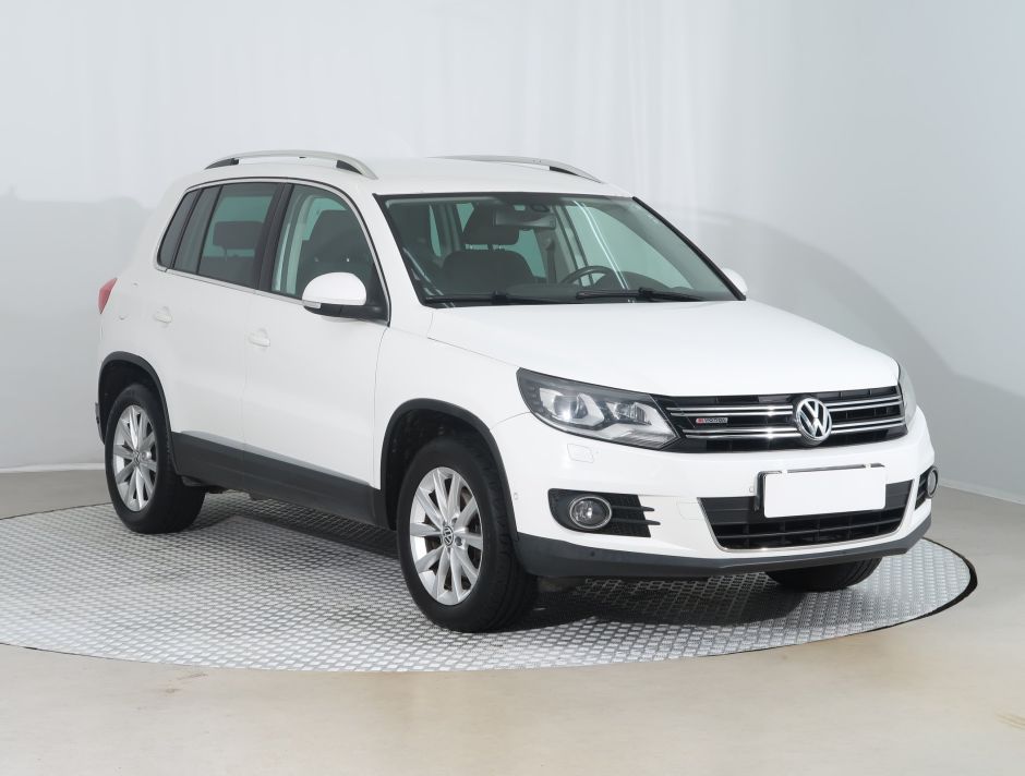 Volkswagen Tiguan - 2011