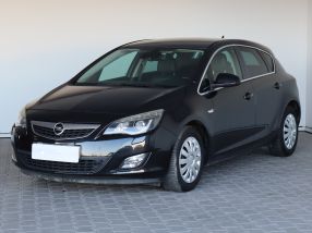Opel Astra - 2012