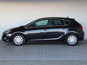 Opel Astra - 2012