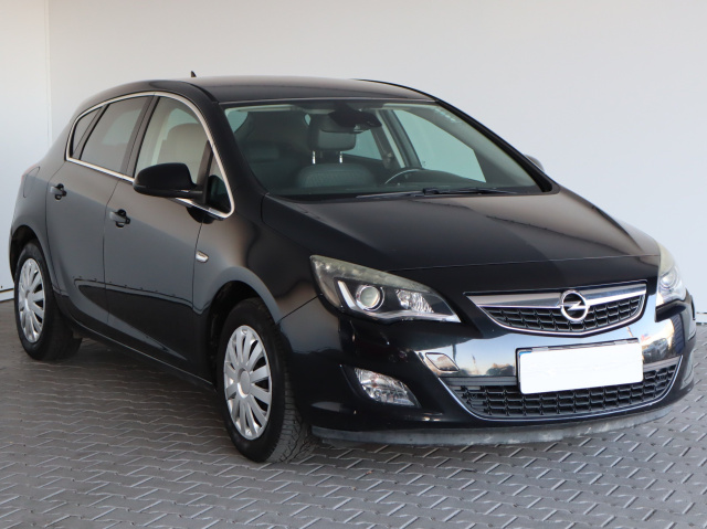 Opel Astra 2012