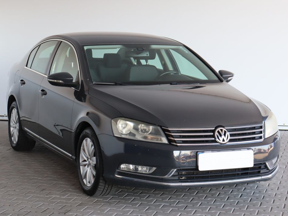 Volkswagen Passat - 2012