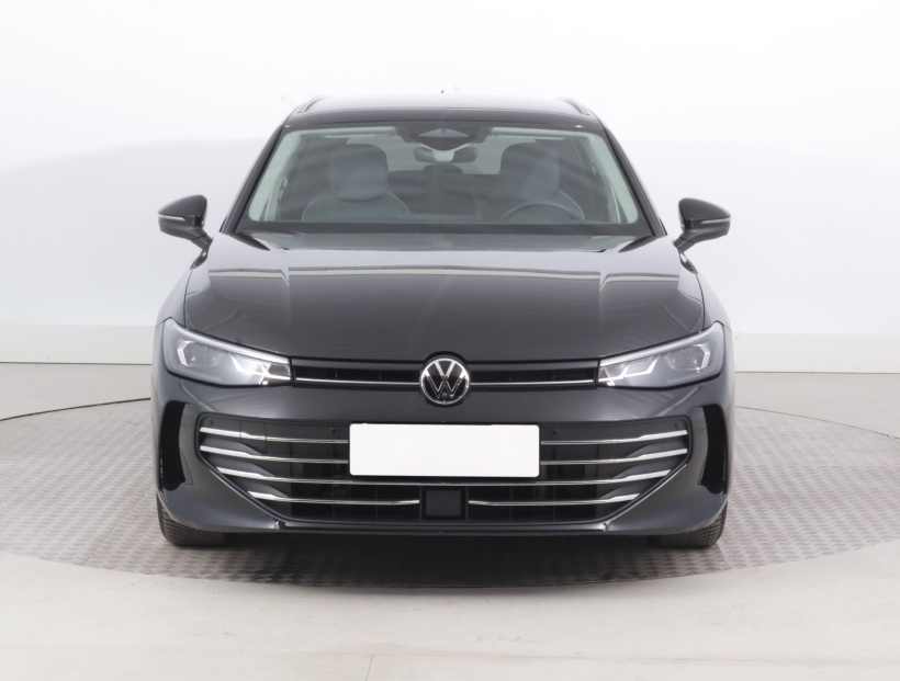 Volkswagen Passat, 2024