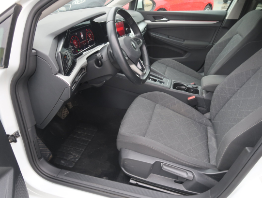 Volkswagen Golf 1.5 eTSI