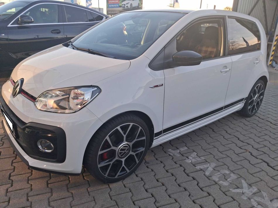 Volkswagen Up! - 2021