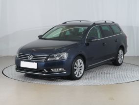Volkswagen Passat - 2011