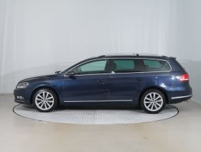 Volkswagen Passat - 2011