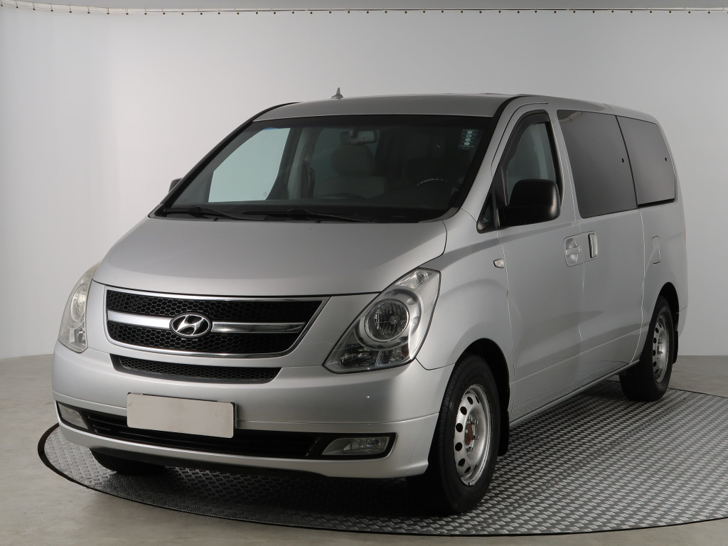 Hyundai H-1 Tour